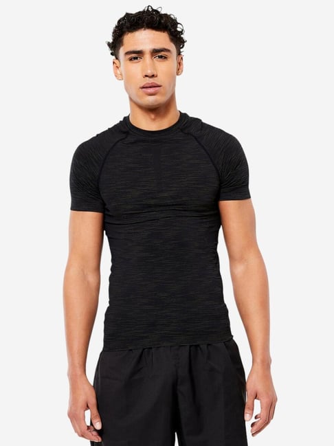 Domyos by Decathlon Black Slim Fit Self Pattern Sports T-Shirt