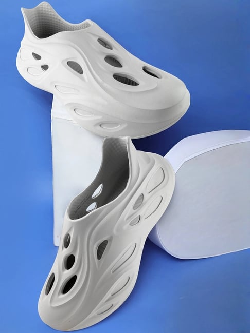 Red Tape Men's Ice Grey Slip-ons Clogs