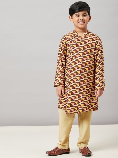 StyloBug Boys Brown Printed Kurta Set-picture-17