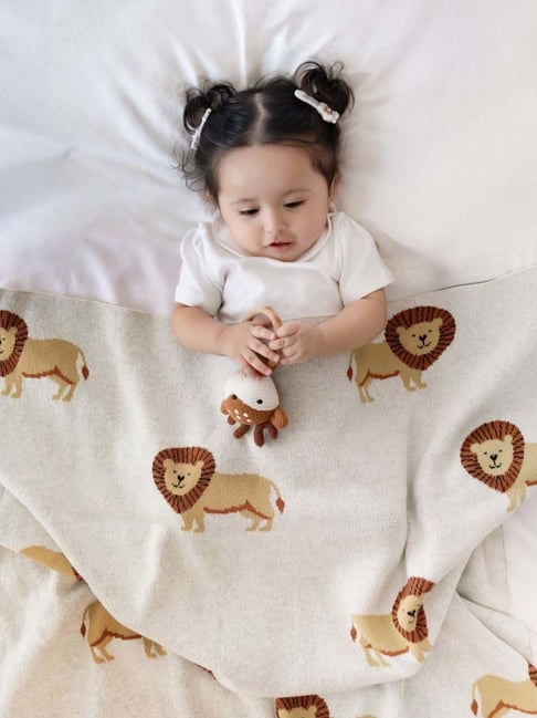 Haus & Kinder White & Brown Cotton Jungle Paws Knitted Ac Blanket With Teether (Age 0-2 Years)