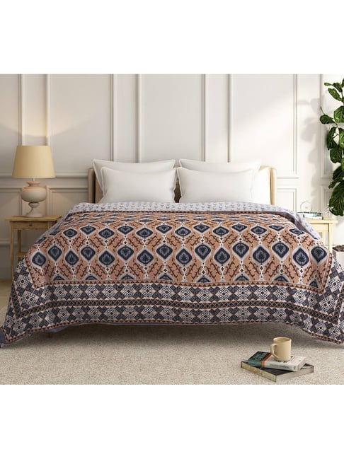 india circus by krsnaa mehta India Circus By Krshna Mehta Multi Cotton Printed Bed Cover-picture-27