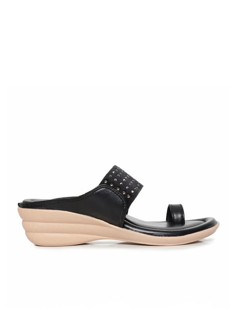 Paragon Women's Black Toe Ring Wedges