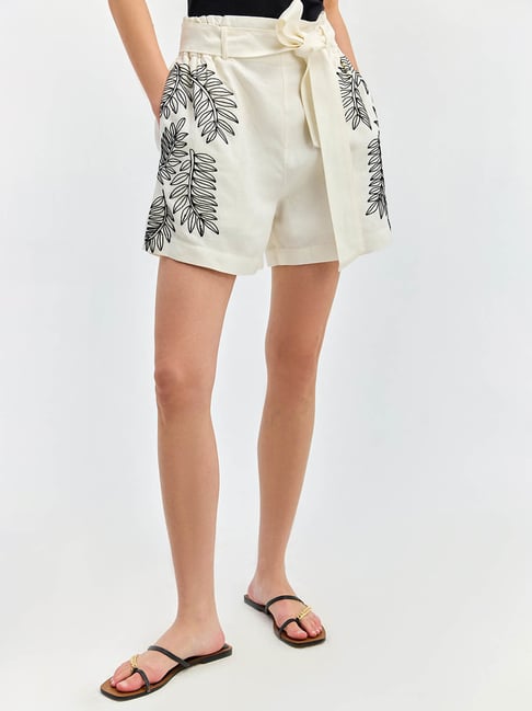 Cover Story White Solid Embroidered Shorts-picture-17