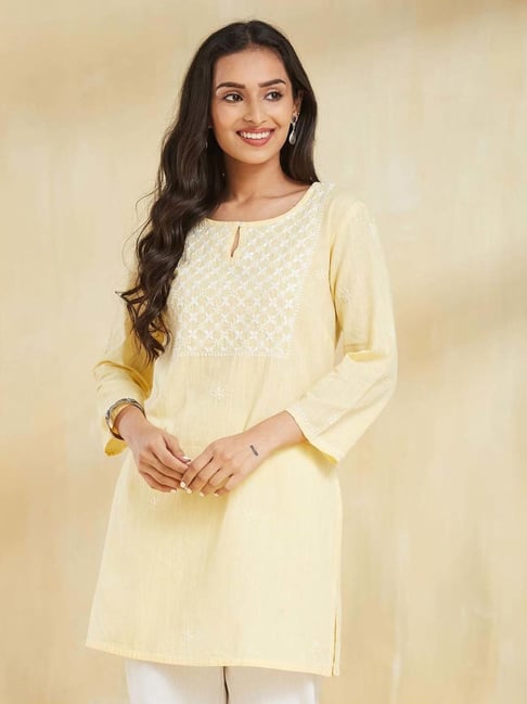 Fabindia Yellow Cotton Slim Fit Embroidered Kurti-picture-35