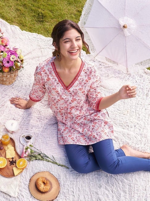 Aurelia Off White Floral Print Cotton Straight Kurti-picture-47