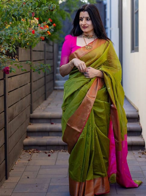 Satrani Green Silk Blend Woven Saree With Unstitched Blouse-picture-34