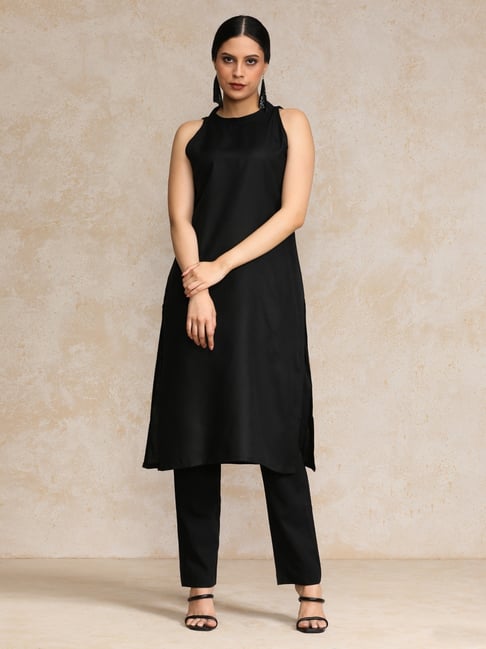 Varanga Black Cotton Solid Kurta-image-3