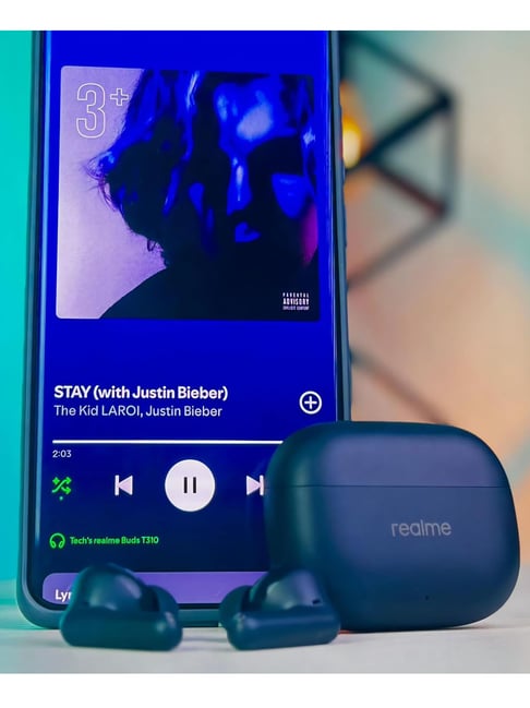 Buy Realme Black Earbuds at Best Price Tata CLiQ