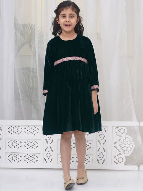Little Bansi Girls Green Velvet Three Fourth Sleeves Christmas Winter Frock With Modern Lace Work