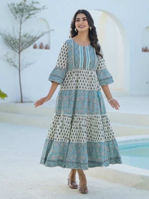 dori dress design Designer and Stylish Kurti Back Neck Designs with Dori and Tussles Save it for later Follow : @vastragyaan for more such style inspirations #style #stylish #designer #design #fashiondesigner #fashion #