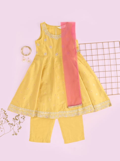 Akkriti by Pantaloons Girls Banana Cream Kurta Sets-picture-25