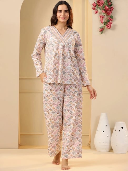 SAY Off White Printed Pyjamas Set-picture-42