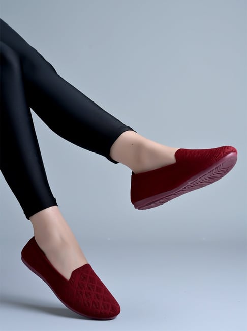 Shoetopia Women's Maroon Flat Ballets