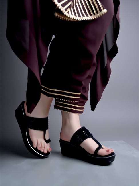 Shoetopia Women's Black Toe Ring Wedges-picture-38