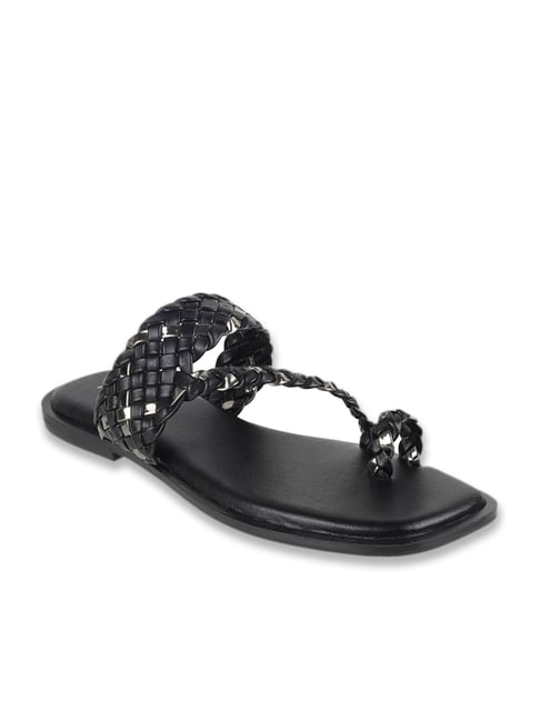 Mochi Women Black Toe Ring Sandals-picture-38