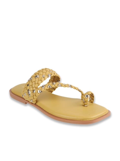 Mochi Women Tan Toe Ring Sandals-picture-15