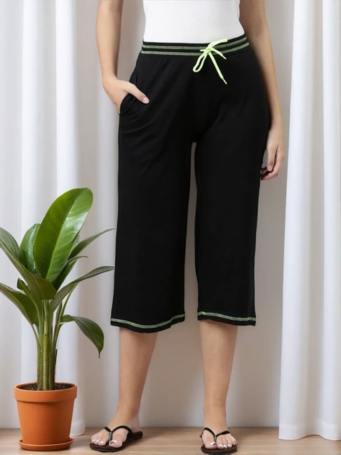 Kryptic Black Cotton Regular Fit Printed Capri