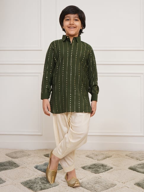 VASTRAMAY Boys Bottle Green Embellished Kurta Set-picture-31