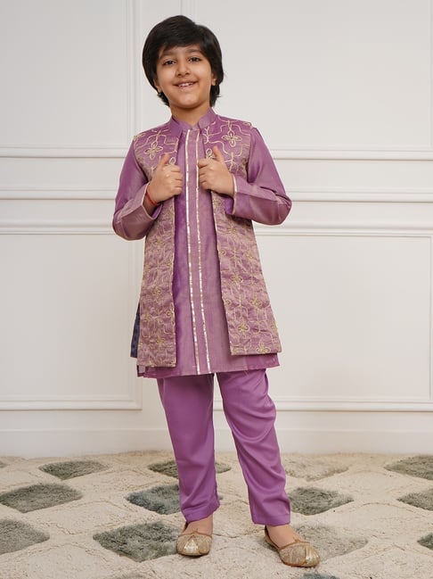 VASTRAMAY Boys Purple Embroidered Kurta Set-image-13