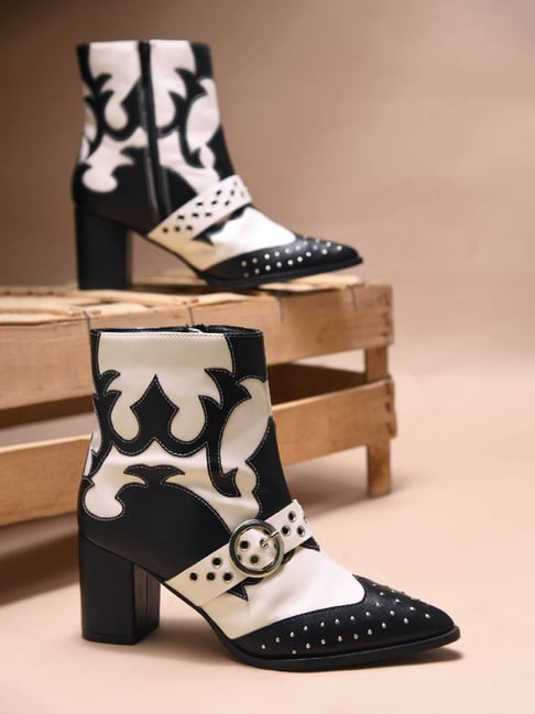 The White Pole Women's Black Cowboy Boots