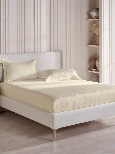 DDECOR Live beautiful White Cotton Geometric 300 TC Double Flat Bedsheet with 2 Pillow Covers-picture-20