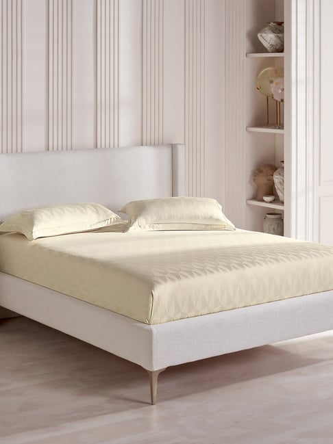 DDECOR Live beautiful White Cotton Geometric 300 TC Double Flat Bedsheet with 2 Pillow Covers-picture-25