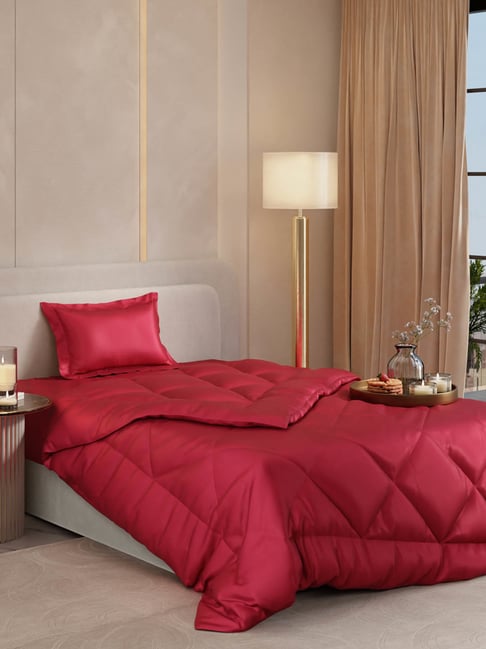 Stoa Paris Date Night Flirty Red Polyester 150 GSM Single Comforter