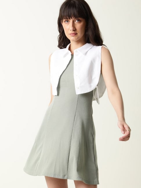 RAREISM White Cotton Solid Sleeveless Shrug-picture-18