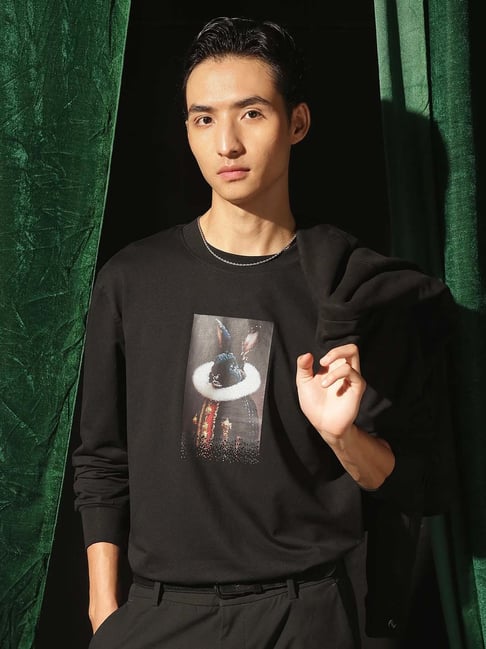 Rare Rabbit Black Regular Fit Solid Sweatshirt-image-31