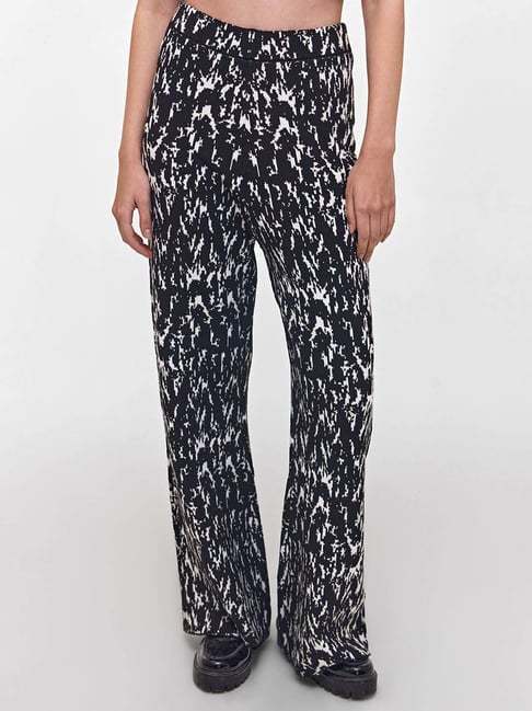 Cover Story Black Regular Fit Printed Trousers-picture-39
