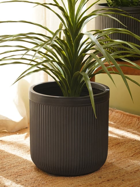 Pure Home and Living Black Polyfibre Ribbed Pot (Large)-picture-40
