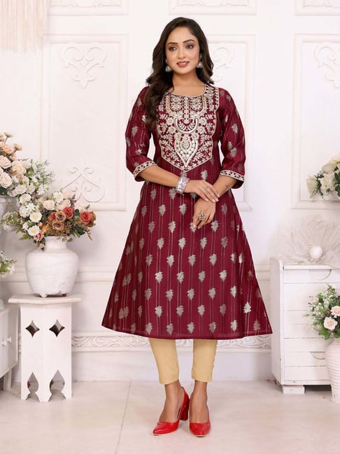 Rangita Maroon Regular Fit Embroidered Kurtas-picture-26