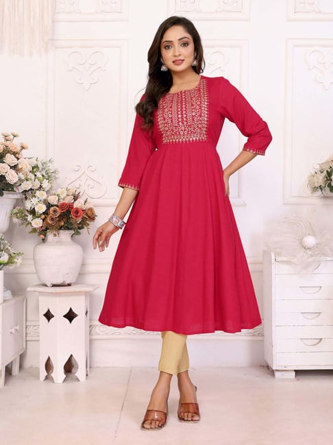 Rangita Red Regular Fit Embroidered Kurtas-picture-22