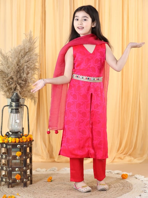 Piccolo Girls Pink Printed & Lace Embellished Curved Slit Kurta & Pant With Dupatta-picture-12