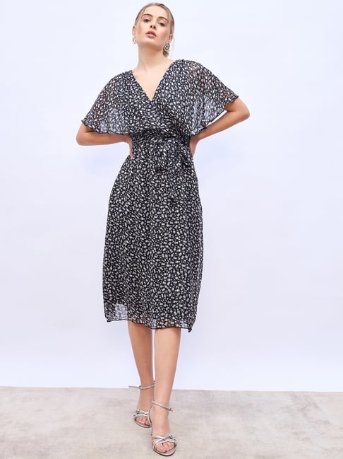 Styli Black Print Wrap Dress