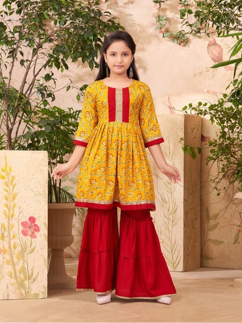 Aarika Girls Yellow Printed Kurta Set-picture-35