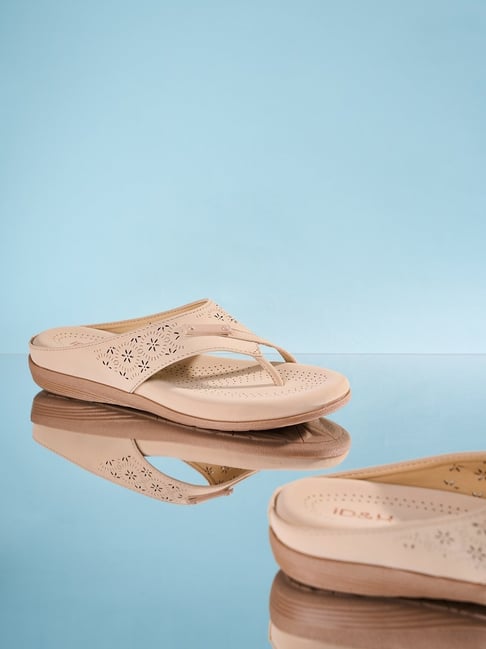 ID Women's Cream Thong Sandals