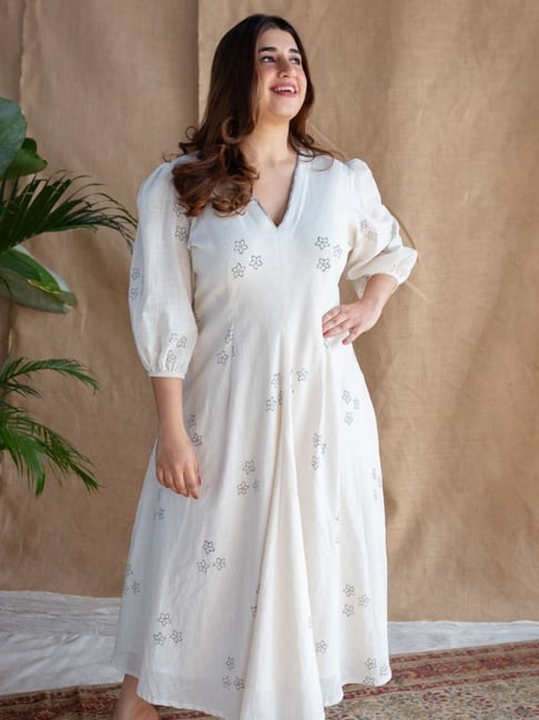 Buy Kurta with Split V neck & 3/4th Sleeves at Best Price @ Tata CLiQ