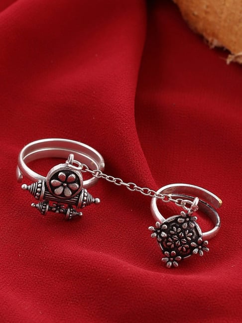 Voylla Nayantara Dual-Finger Statement Ring
