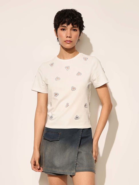 Only Cloud Dancer Cotton Regular Fit Embellished T-Shirt-picture-35