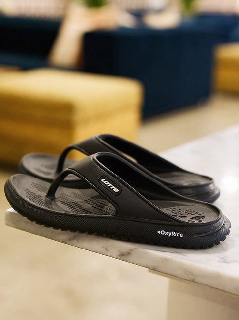 Lotto Men's Momentum Black & White Flip Flops