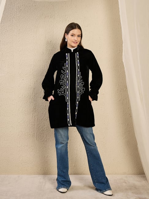 First Resort By Ramola Bachchan Black And White Deodar Embroidered Relaxed Fit Jacket-picture-18