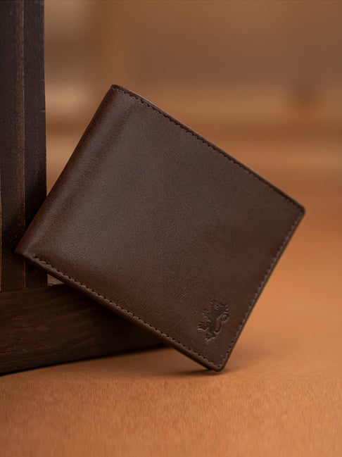 Red Tape Brown Leather Bi-Fold Wallet