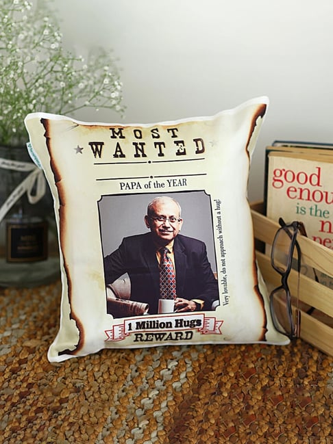 FNP Multicolor Polyester Personalised Most Wanted Papa Cushion