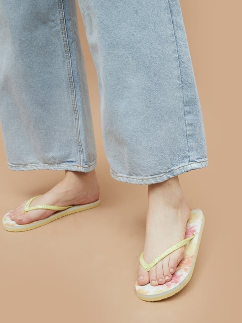 ginger by lifestyle women's yellow flip flops
