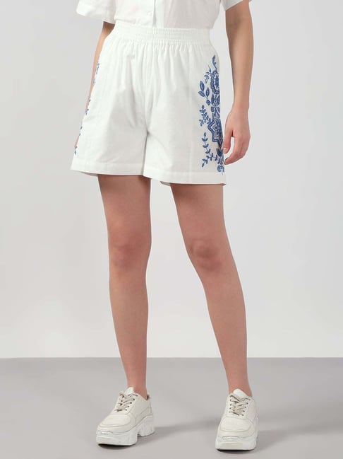Vero Moda White Cotton Regular Fit Embroidered Shorts-picture-28