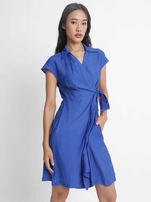 Rareism Women Juqo Light Blue Cotton Fabric Raglan Sleeves Collared Neck Button Closure A-Line Maxi Striped Dress