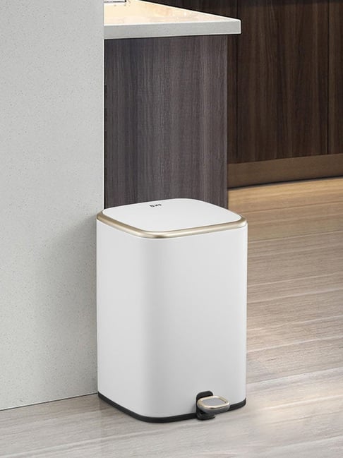 Obsessions White Fingerprint Resistant Step Small Dustbin With Liner - 6 L
