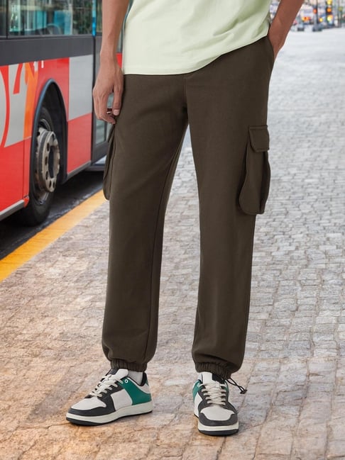 Bewakoof Men's Chocolate Brown Oversized Brushed Cargo Jogger-picture-36