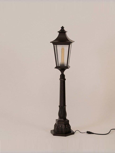 Whispering Homes Bungalow Outdoor Pole Light